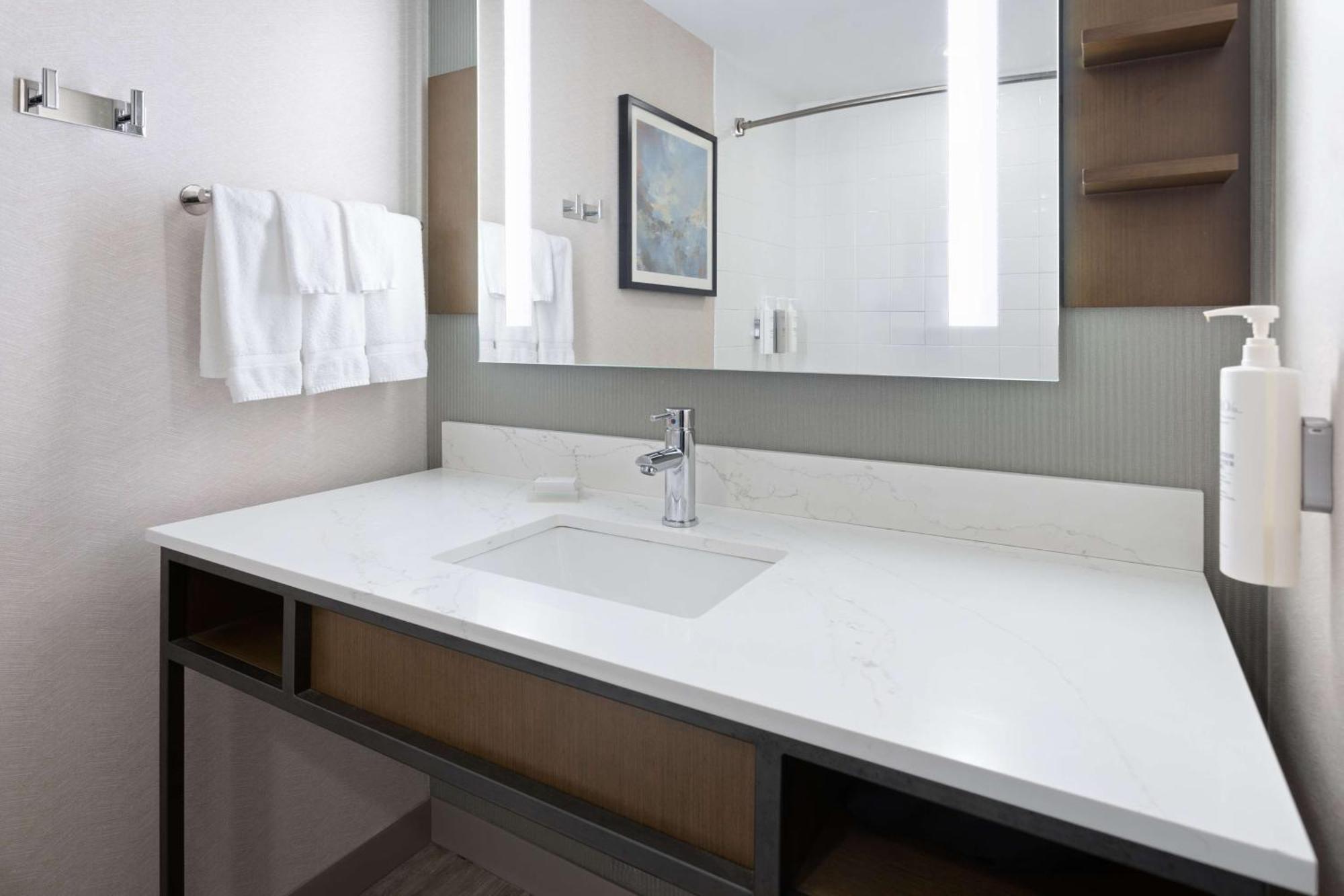 Hilton Garden Inn Winston-Salem/Hanes Mall Esterno foto